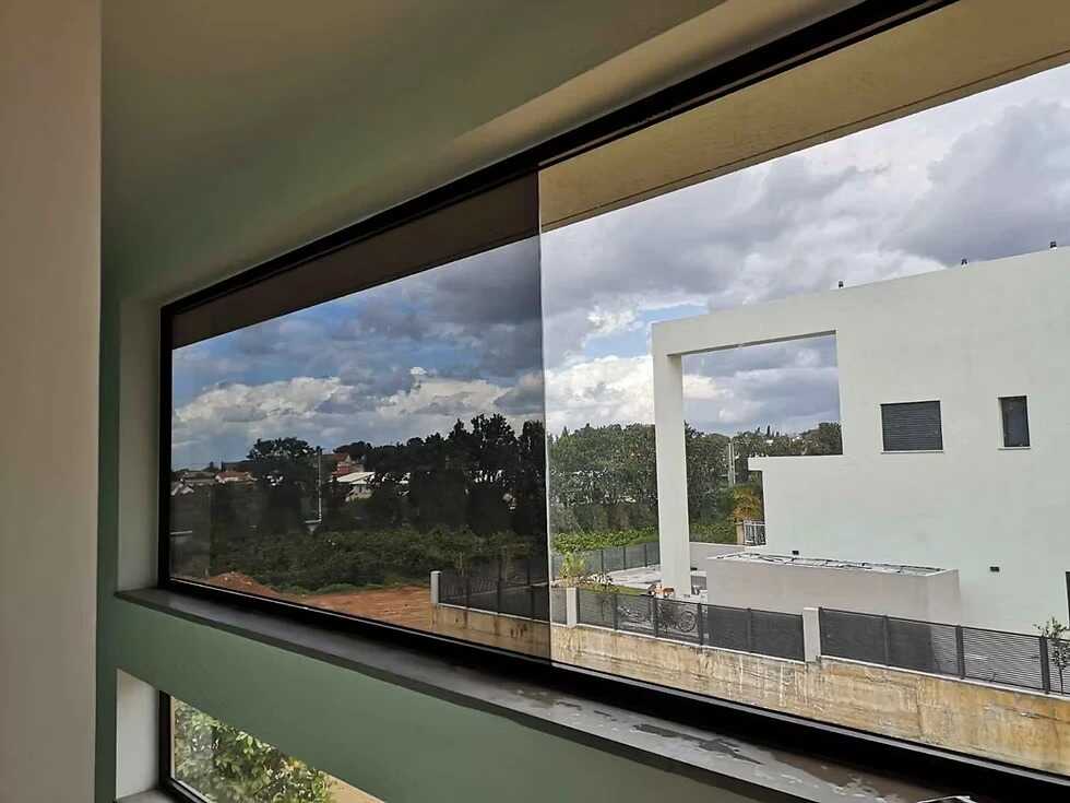 Photochromic film